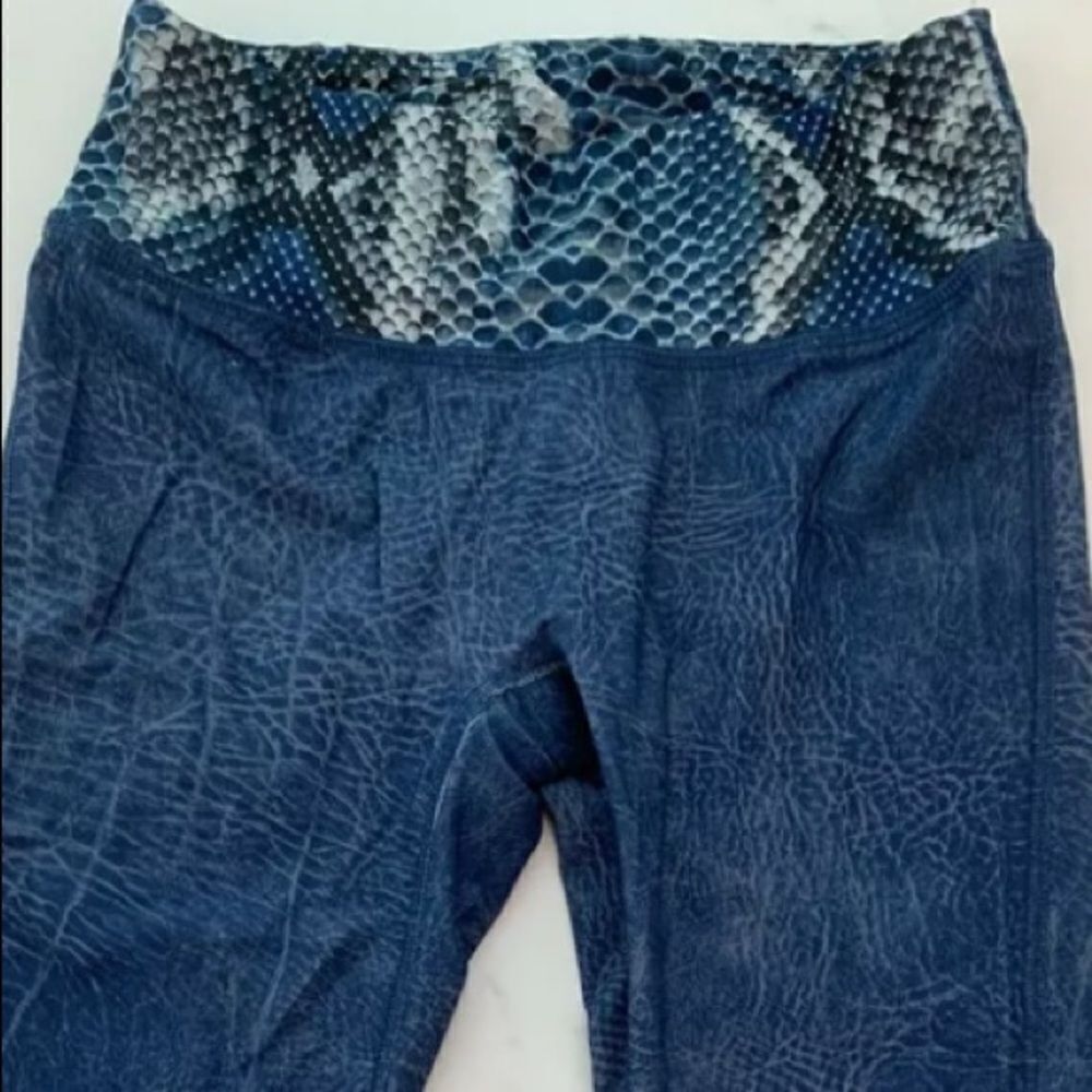 EXCELLENT Prismsport Python Snake Print Leggings - Picture 2 of 5